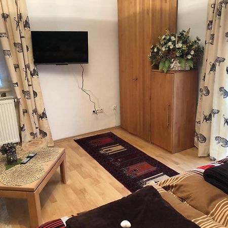 Schoene Ferienwohnung In Bahnhofsnaehe Fuer Urlaub, Studium Oder Arbeit Deggendorf Extérieur photo