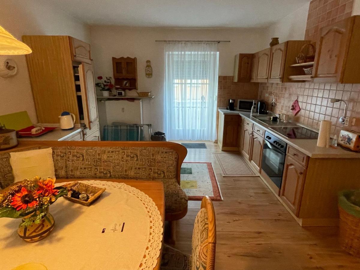 Schoene Ferienwohnung In Bahnhofsnaehe Fuer Urlaub, Studium Oder Arbeit Deggendorf Extérieur photo