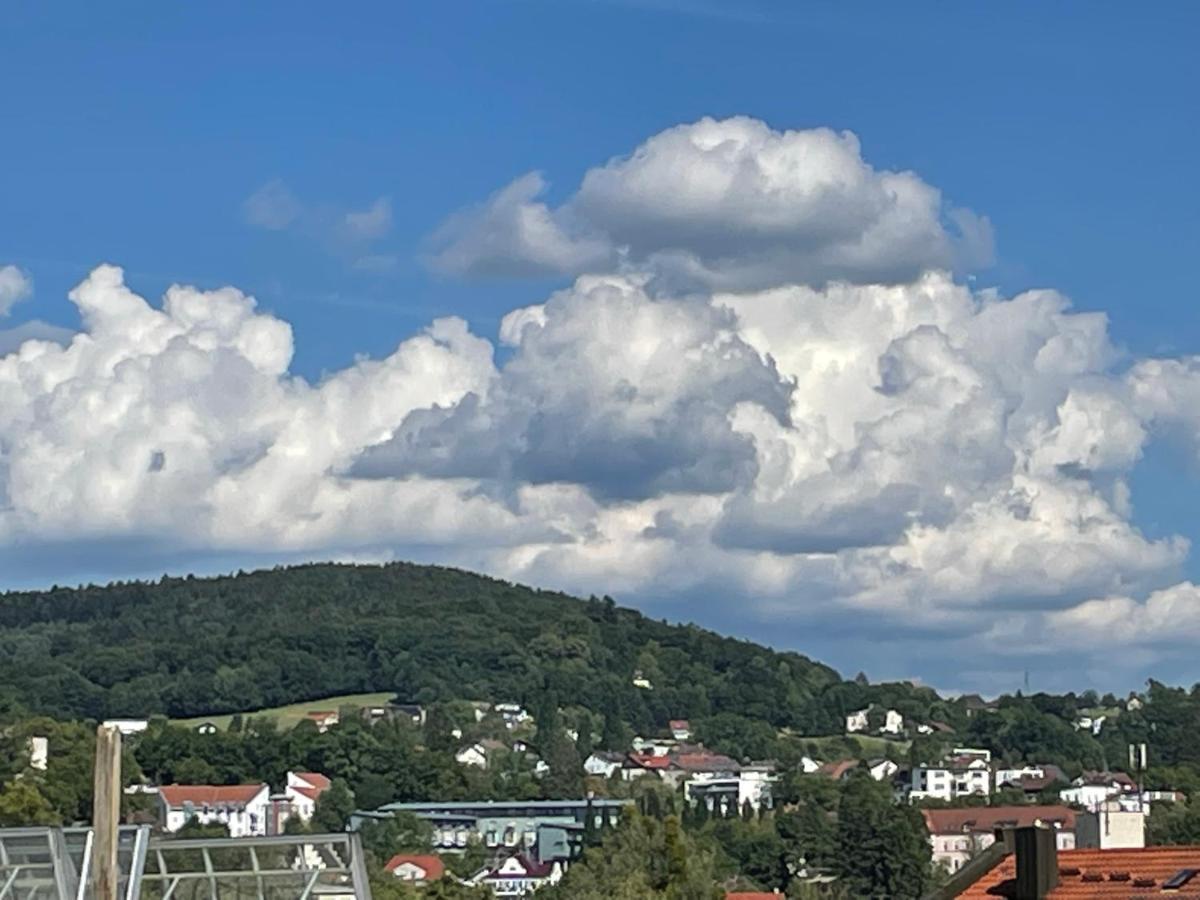Schoene Ferienwohnung In Bahnhofsnaehe Fuer Urlaub, Studium Oder Arbeit Deggendorf Extérieur photo