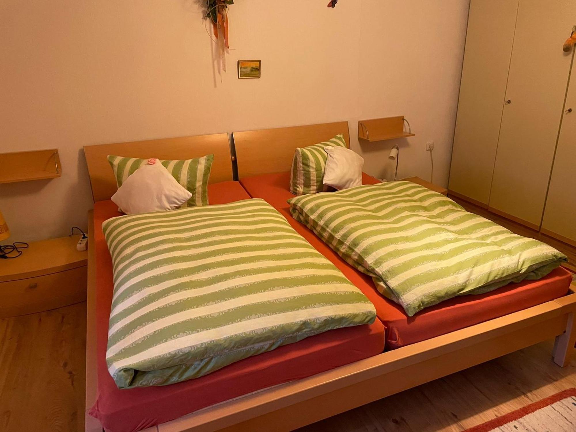 Schoene Ferienwohnung In Bahnhofsnaehe Fuer Urlaub, Studium Oder Arbeit Deggendorf Extérieur photo
