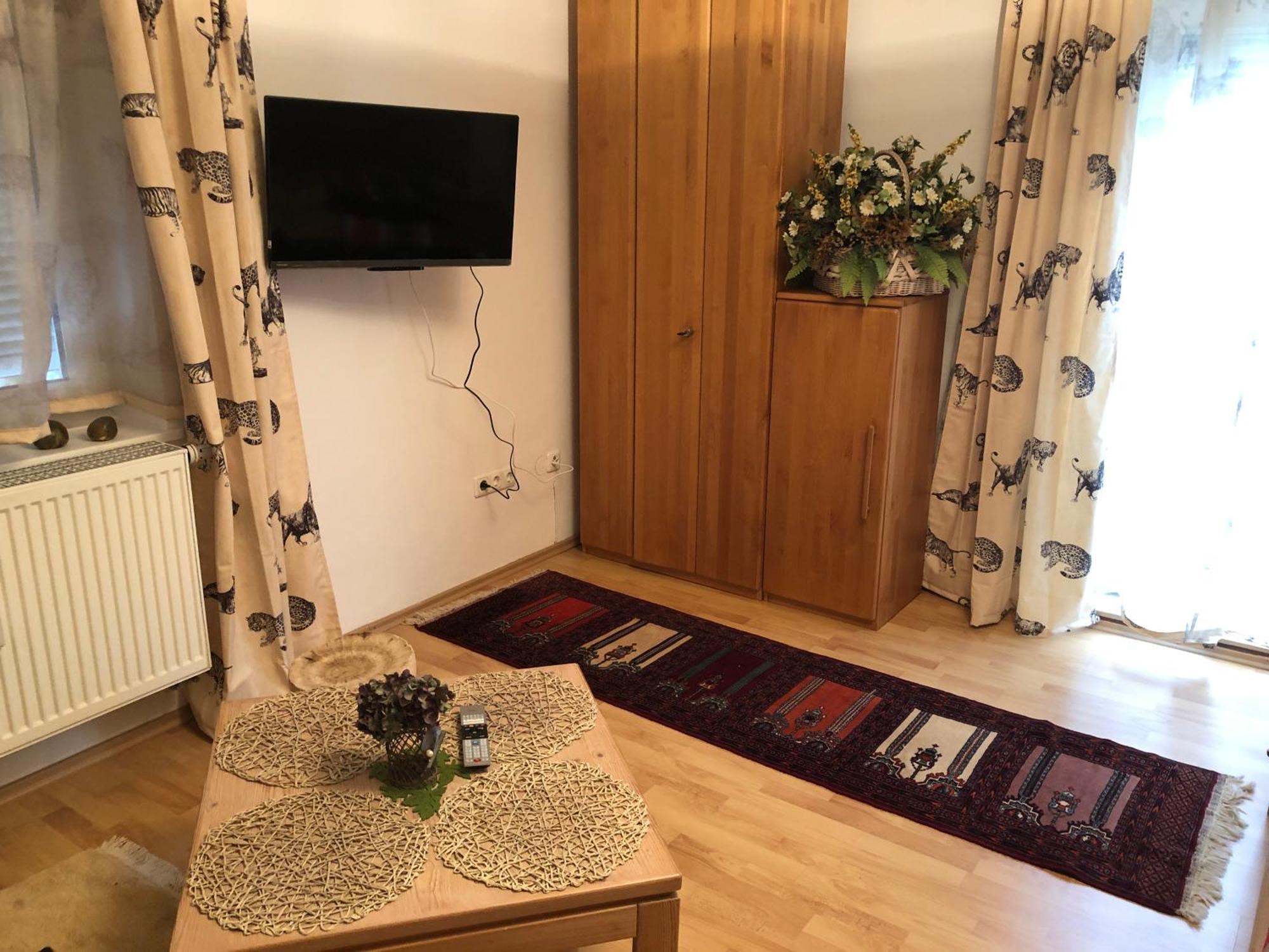 Schoene Ferienwohnung In Bahnhofsnaehe Fuer Urlaub, Studium Oder Arbeit Deggendorf Extérieur photo