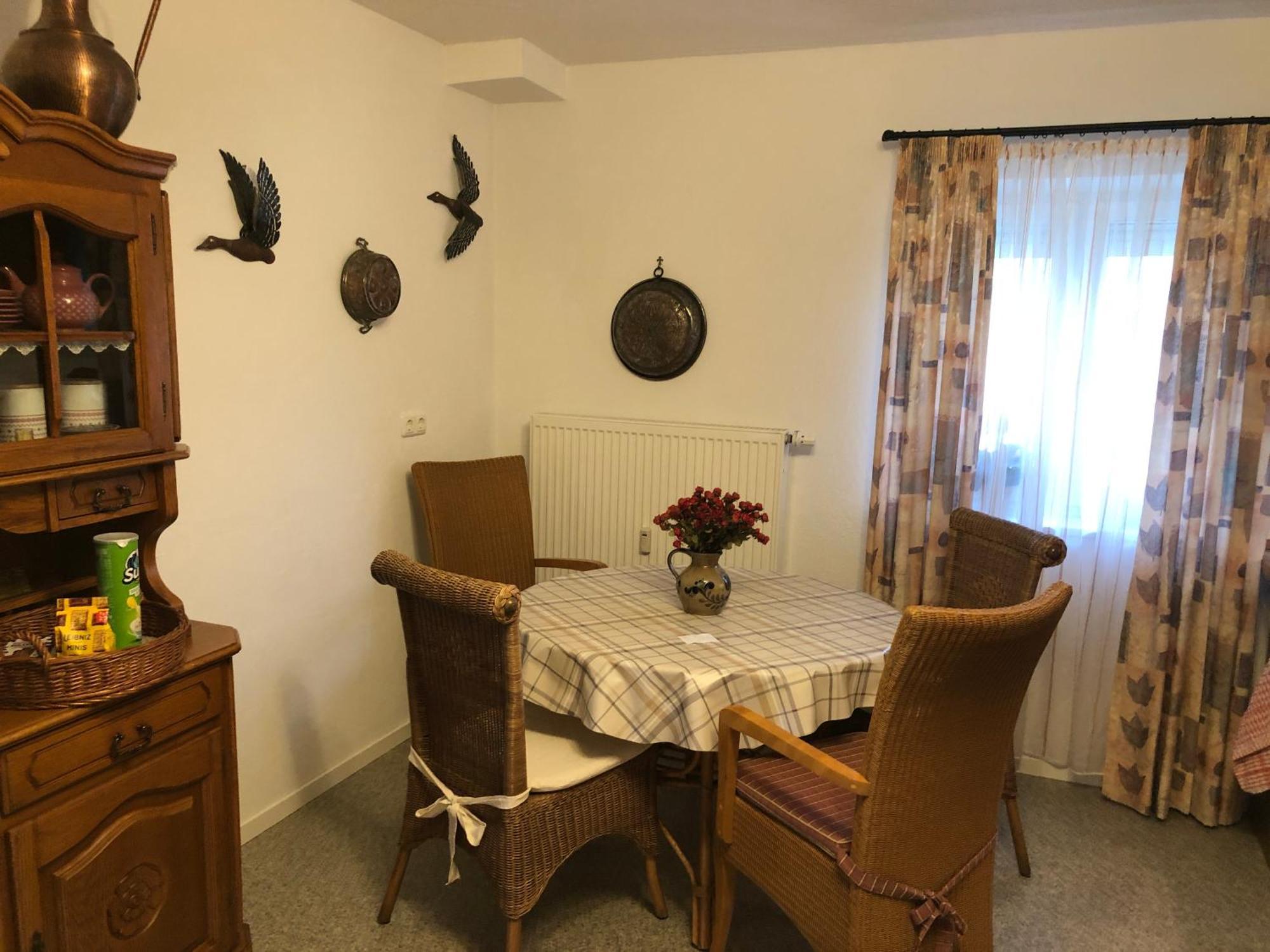Schoene Ferienwohnung In Bahnhofsnaehe Fuer Urlaub, Studium Oder Arbeit Deggendorf Extérieur photo