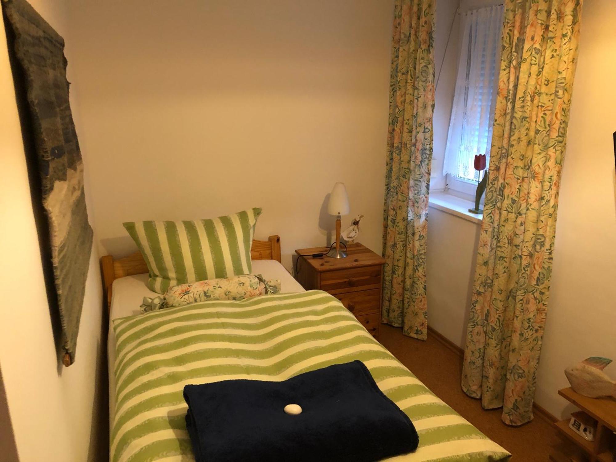 Schoene Ferienwohnung In Bahnhofsnaehe Fuer Urlaub, Studium Oder Arbeit Deggendorf Extérieur photo