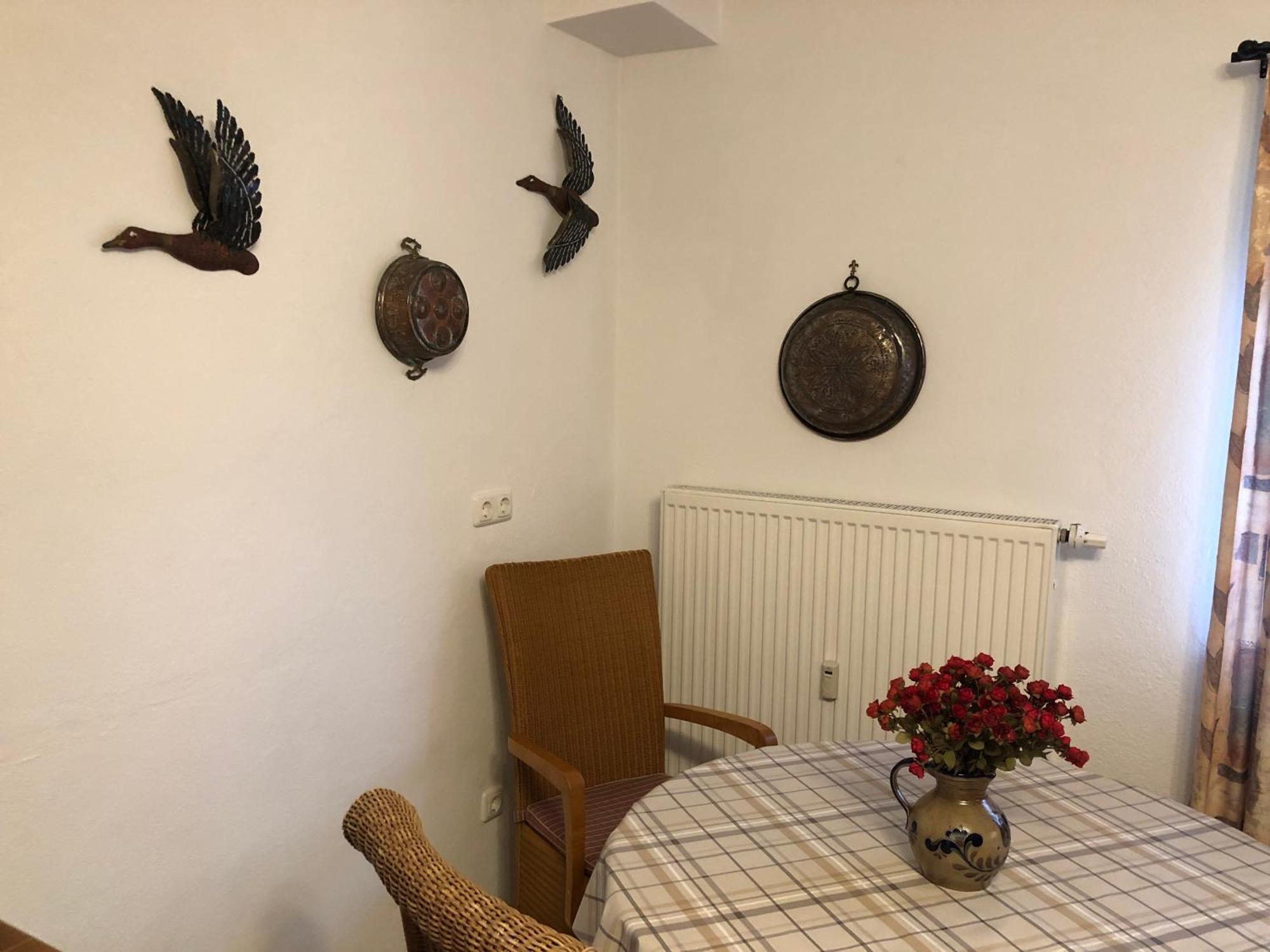Schoene Ferienwohnung In Bahnhofsnaehe Fuer Urlaub, Studium Oder Arbeit Deggendorf Extérieur photo