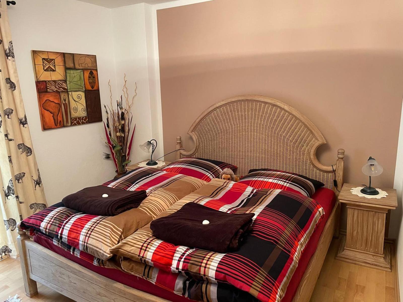 Schoene Ferienwohnung In Bahnhofsnaehe Fuer Urlaub, Studium Oder Arbeit Deggendorf Extérieur photo