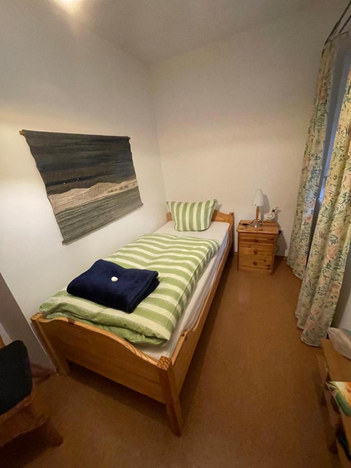 Schoene Ferienwohnung In Bahnhofsnaehe Fuer Urlaub, Studium Oder Arbeit Deggendorf Extérieur photo