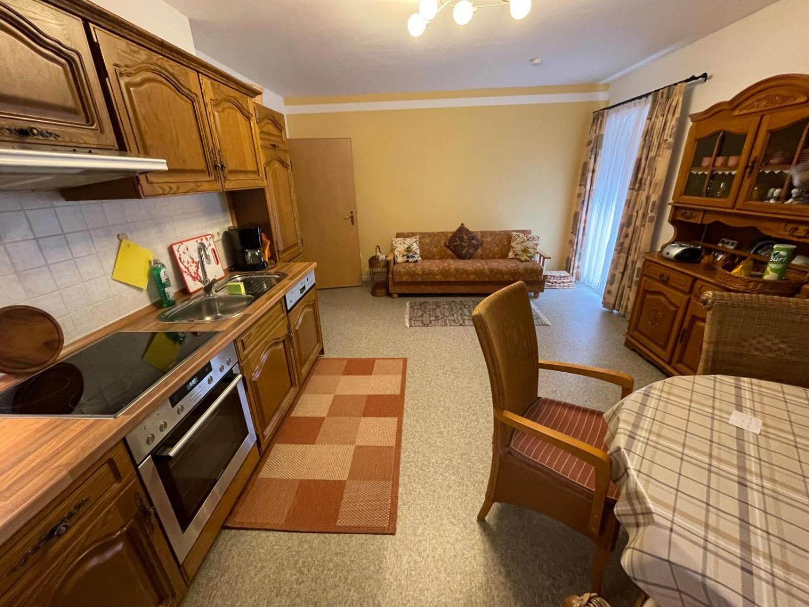 Schoene Ferienwohnung In Bahnhofsnaehe Fuer Urlaub, Studium Oder Arbeit Deggendorf Extérieur photo